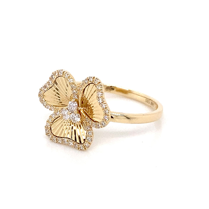 Elegant Floral Gold Ring