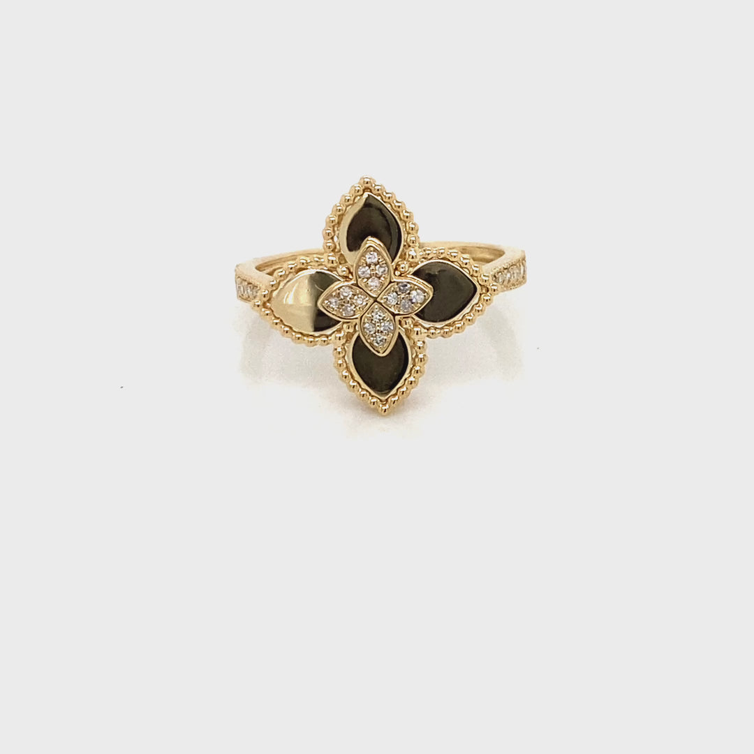 Elegant Floral Design Ring